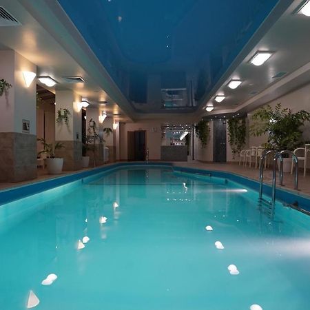 Mercury Hotel Charkov Buitenkant foto
