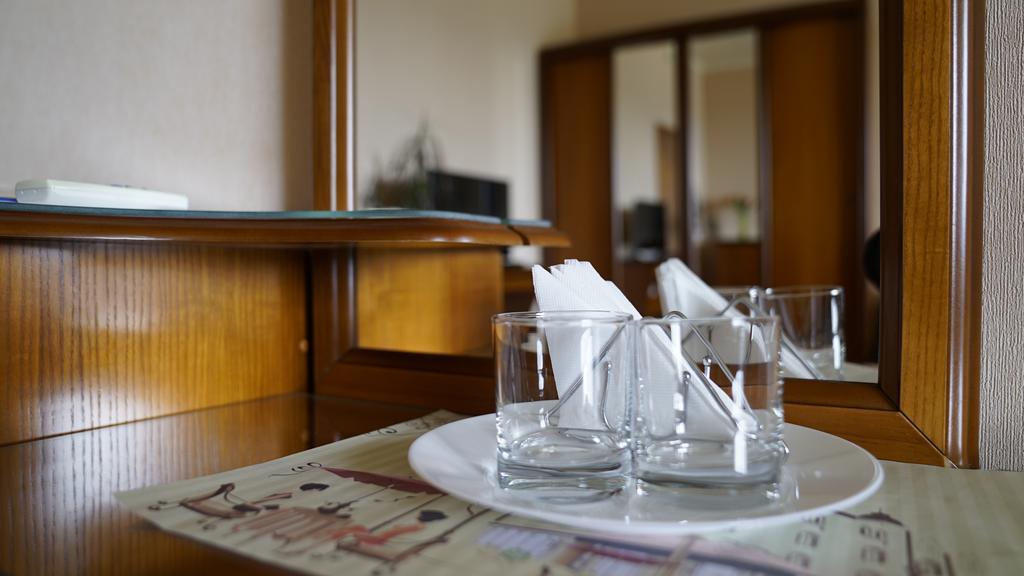 Mercury Hotel Charkov Buitenkant foto
