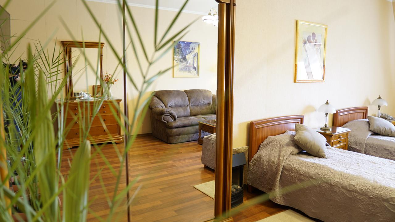 Mercury Hotel Charkov Buitenkant foto